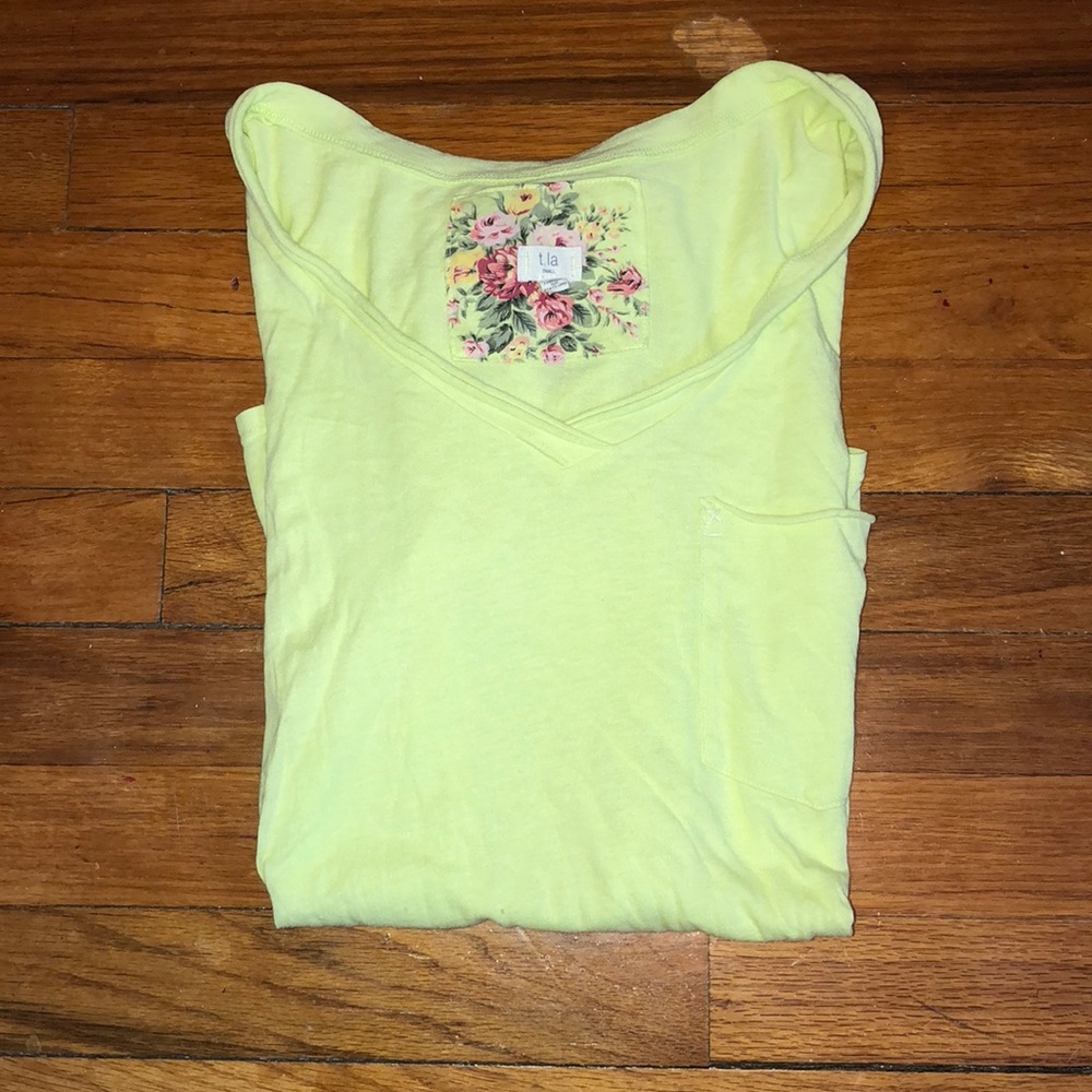 📦 🚚 EVERYTHING MUST GO! Anthro Yellow Green Tee | Sz S